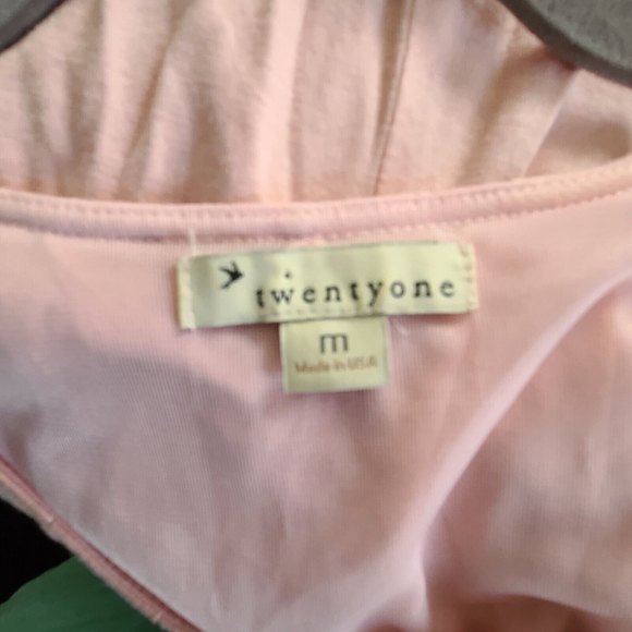 Twenty One Womens Pleated Blouson Jersey Tank Top Round Neck Sz Medium Pink EUC - Picture 2 of 5